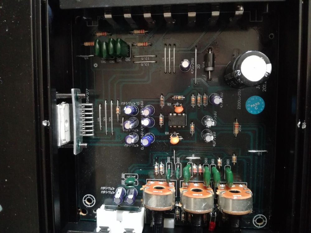 c8238531-8f57-4114-956f-435063b210e7_r-voice-kraft-vk-239